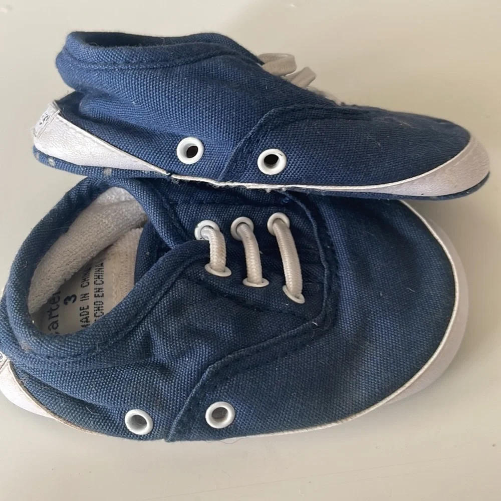Carter’s Baby Canvas Sneakers Sz 3 EUC